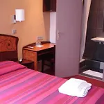 Hostal Plug Montmartre By Hiphophostels París
