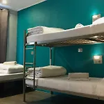 Hostal Plug Montmartre By Hiphophostels