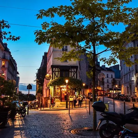 Plug Montmartre By Hiphophostels * Paris