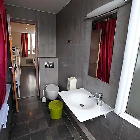 Plug Montmartre By Hiphophostels Hostel *