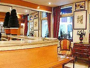 Plug Montmartre By Hiphophostels Париж