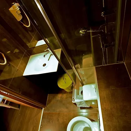 Plug Montmartre By Hiphophostels *