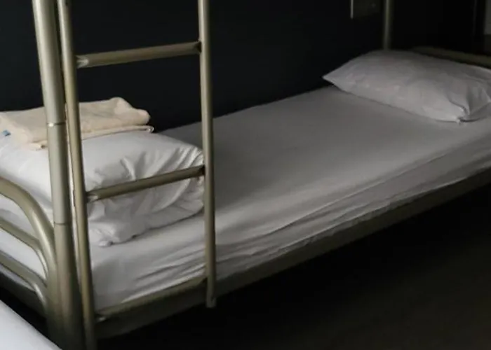 Hostel Plug Montmartre By Hiphophostels