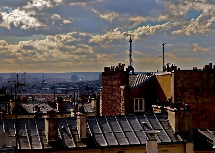 Hostel Plug Montmartre By Hiphophostels Paris
