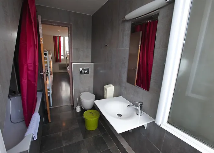 Plug Montmartre By Hiphophostels Paris