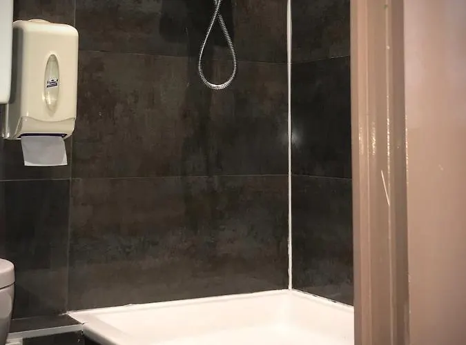 Plug Montmartre By Hiphophostels Paris