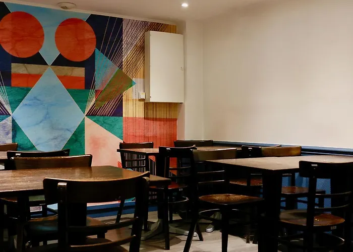 Plug Montmartre By Hiphophostels *