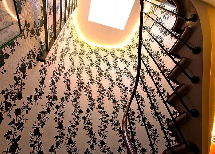 Plug Montmartre By Hiphophostels Hostel Paris